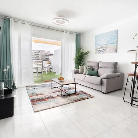 Paradise Sea View אדחה